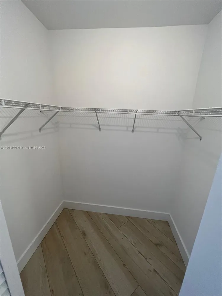 Courvoisier Courts #1709 image #17