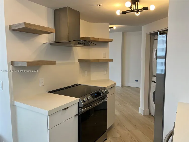 Courvoisier Courts #1709 image #8