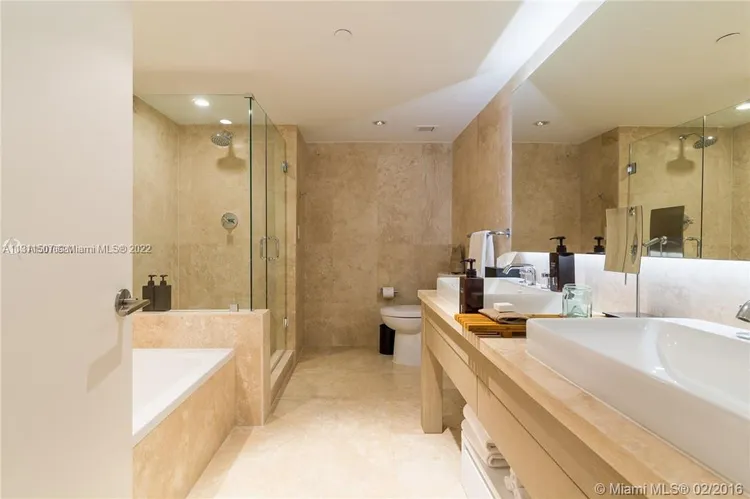 1 Hotel & Homes #911 image #6