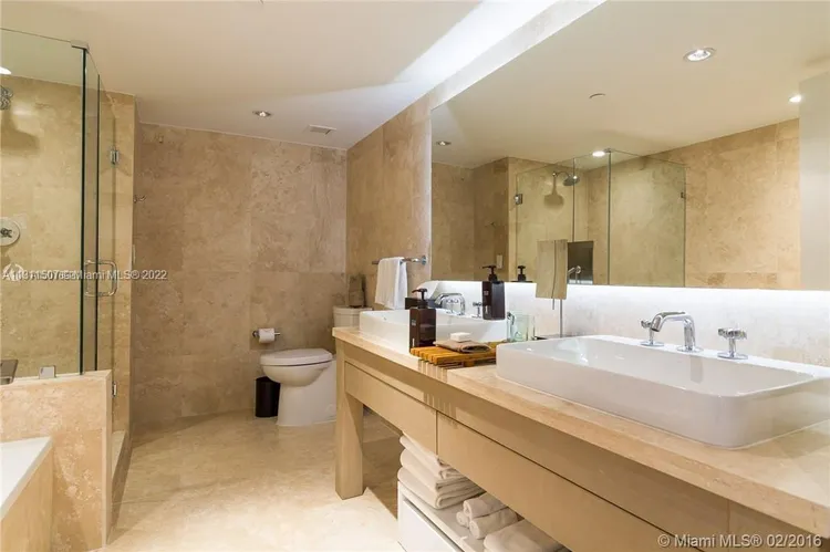 1 Hotel & Homes #911 image #7