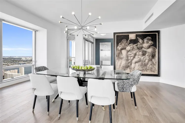 The Four Seasons Residences #64C image #7