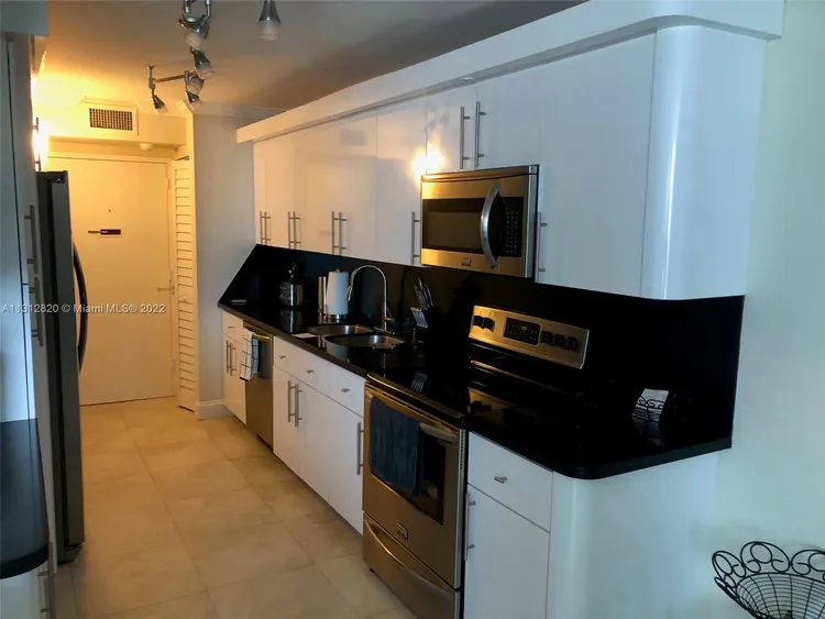 Burleigh House #822 image #13