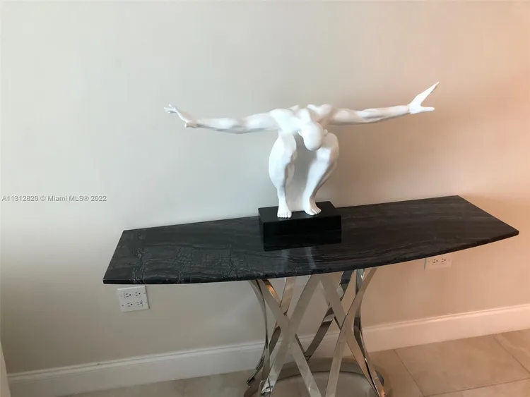 Burleigh House #822 image #17