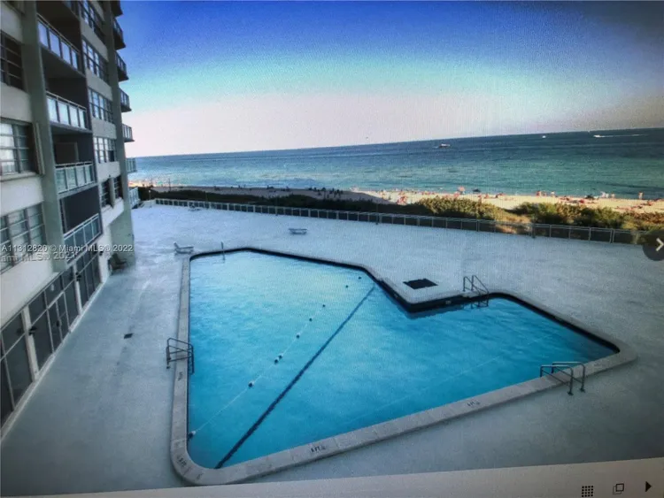 Burleigh House #822 image #19