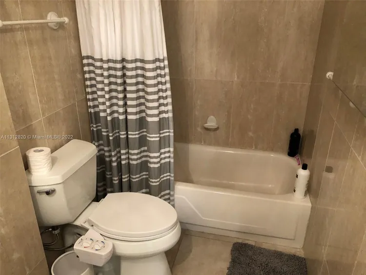 Burleigh House #822 image #7