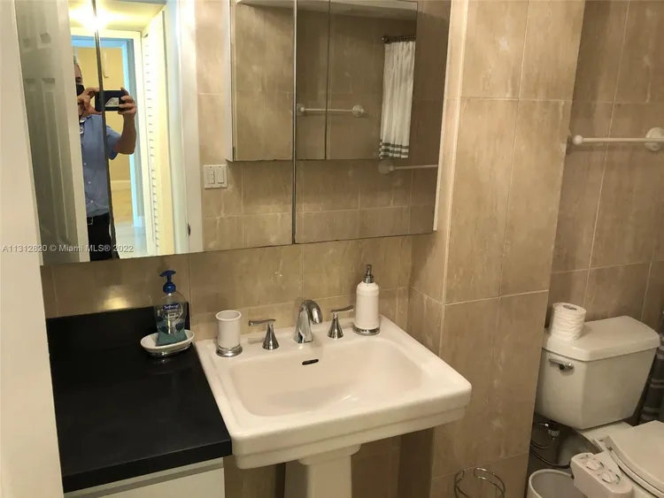 Burleigh House #822 image #8