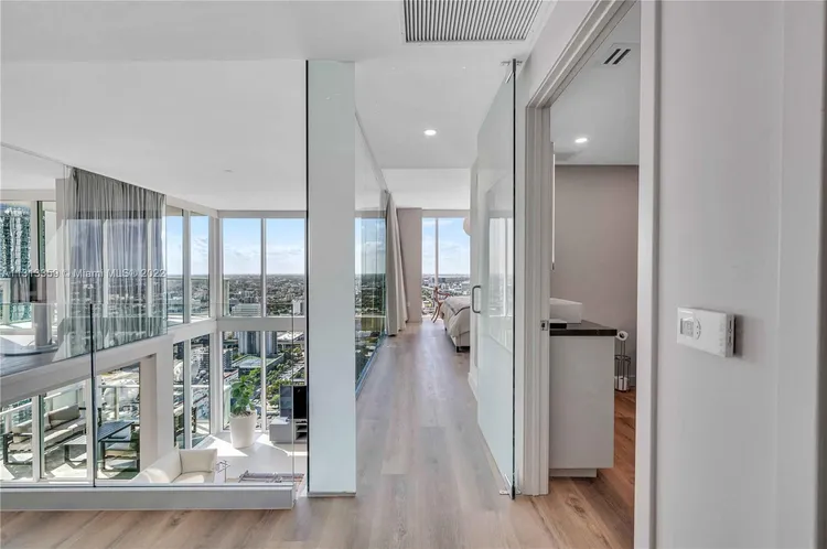 Ten Museum Park #PH4407 image #31