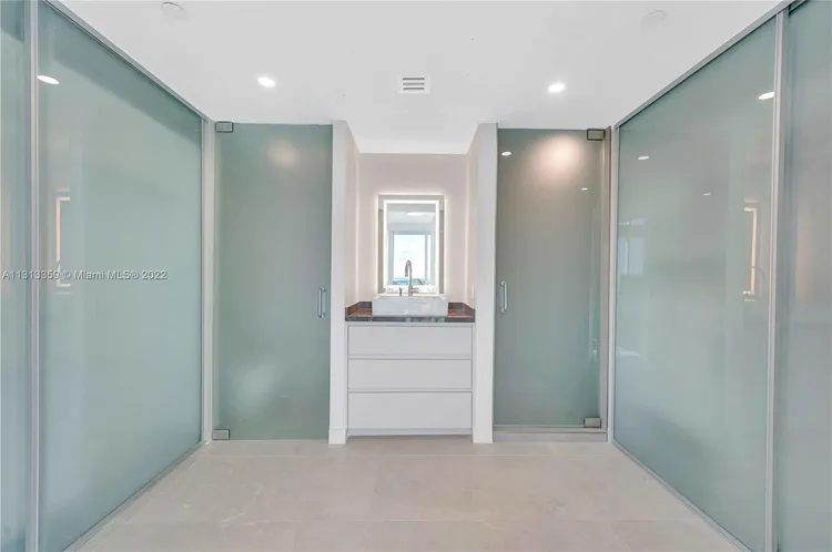 Ten Museum Park #PH4407 image #52