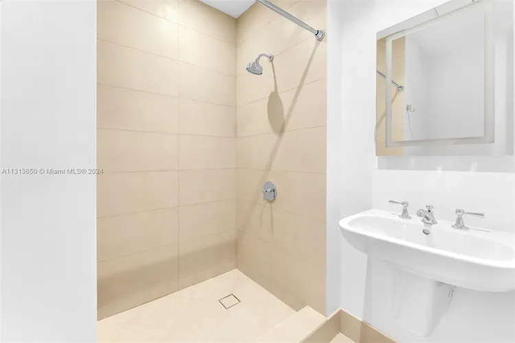 Ritz-Carlton Residences Sunny Isles #2101 image #32