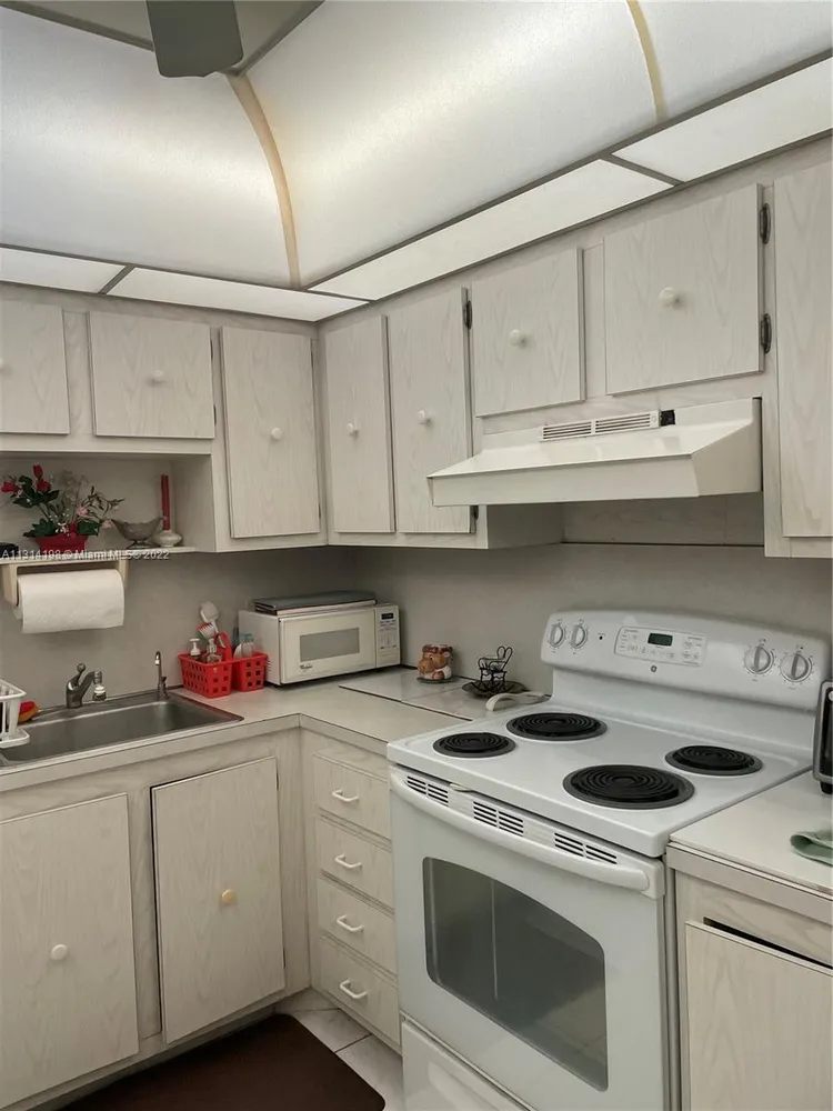 Hallmark of Hollywood #1818 image #13