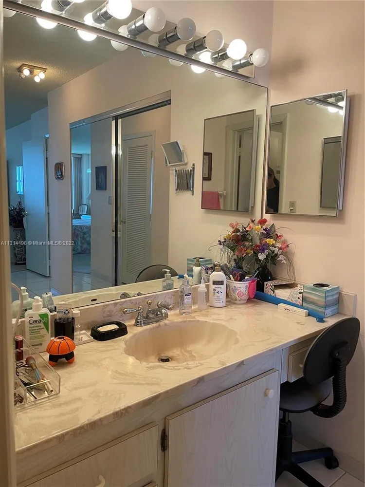 Hallmark of Hollywood #1818 image #22