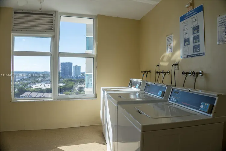 Hallmark of Hollywood #1818 image #32