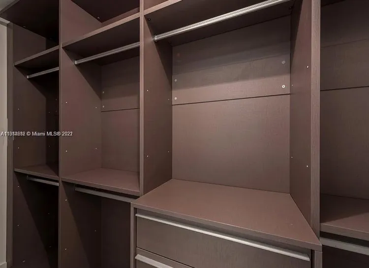 Icon Bay #908 image #11