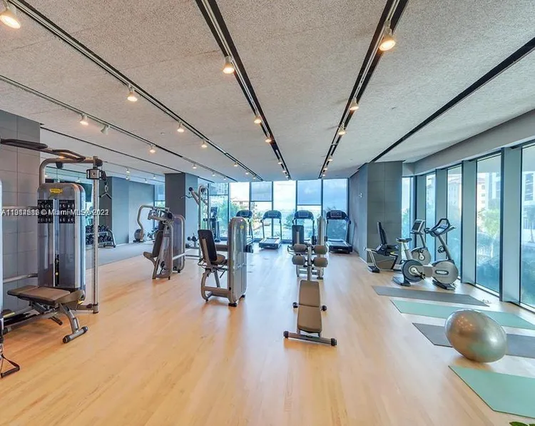 Icon Bay #908 image #17