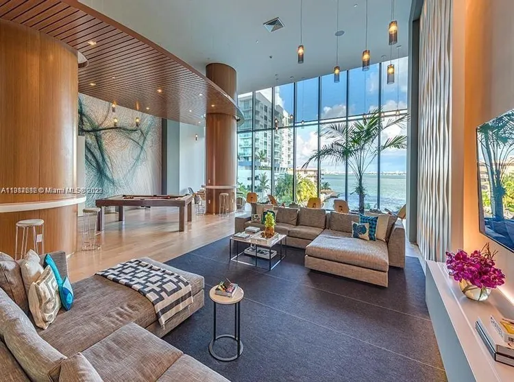 Icon Bay #908 image #18