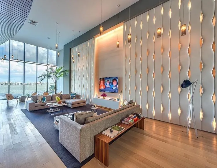 Icon Bay #908 image #19