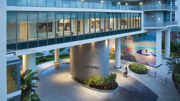 Icon Bay #908 image #21