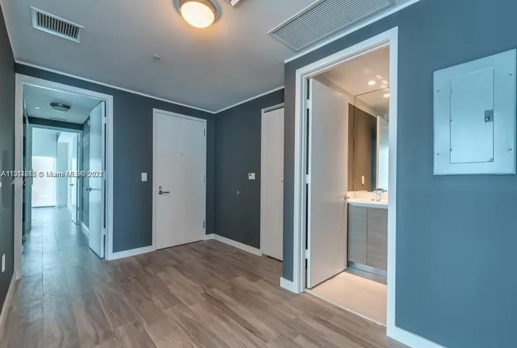 Icon Bay #908 image #6