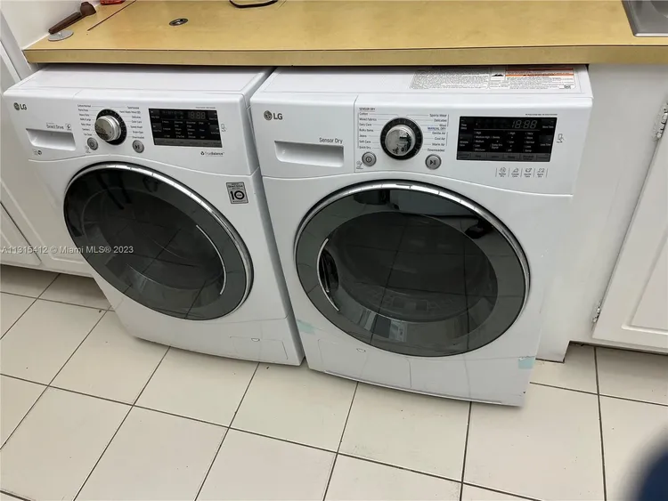 Towers of Key Biscayne #E603 image #10