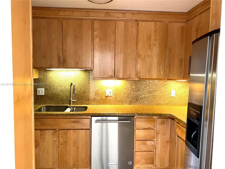 Island Terrace #3H image #12