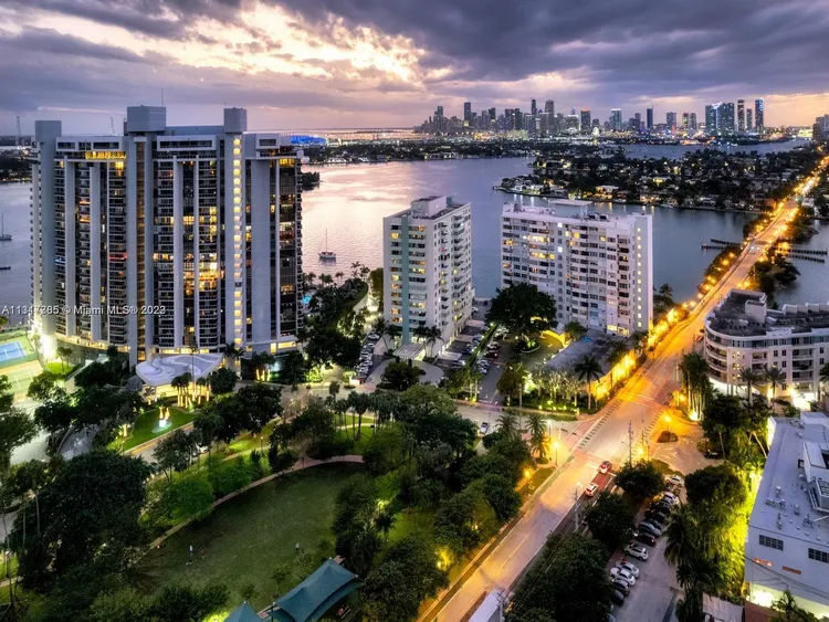 Island Terrace #3H image #13