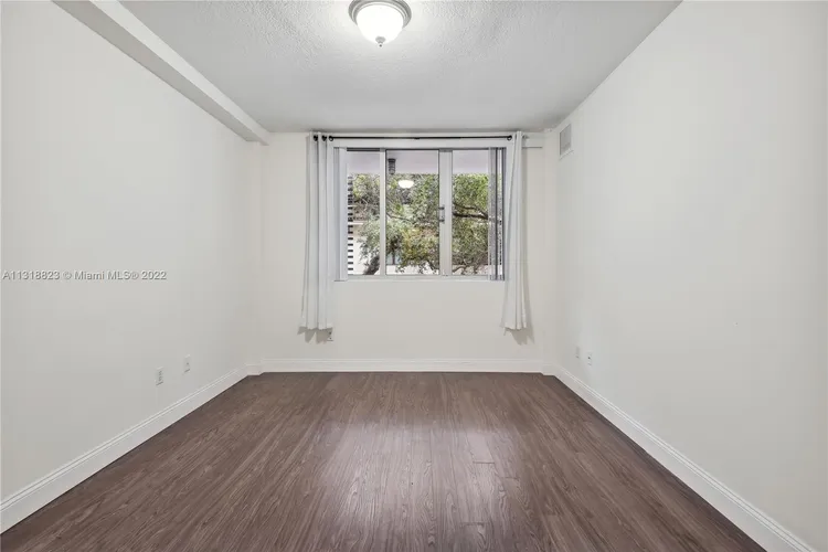 Lofts at Mayfair #202 image #6