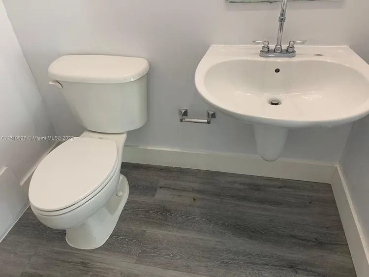 Neo Lofts #1011 image #14