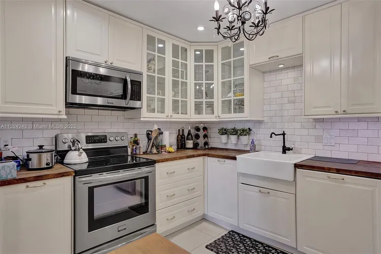 Valencia at Quadomain #301 image #13