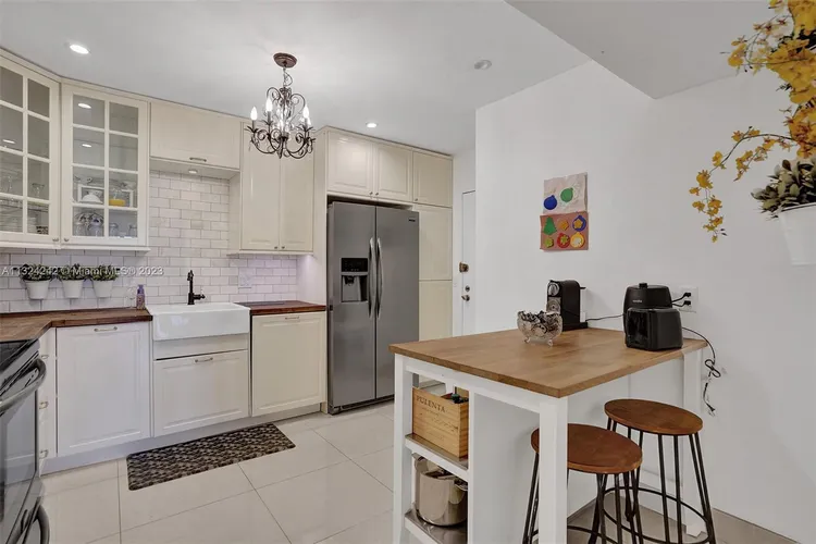 Valencia at Quadomain #301 image #14