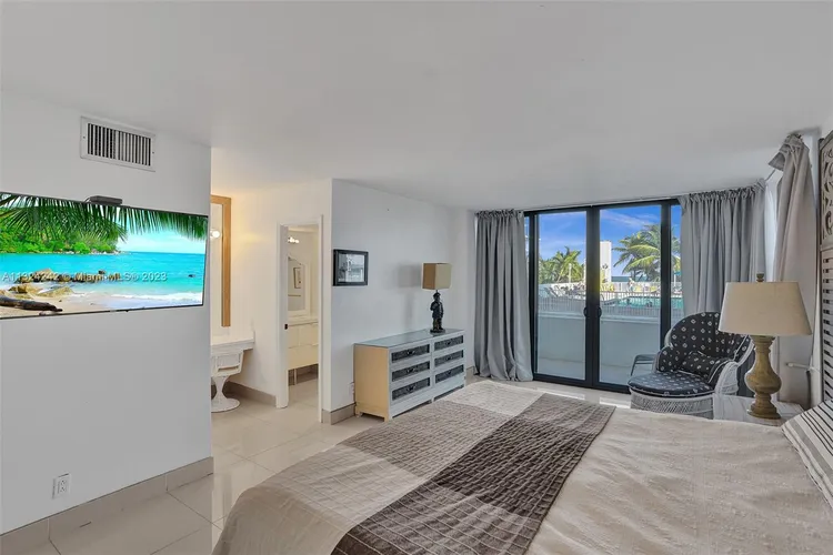 Valencia at Quadomain #301 image #17