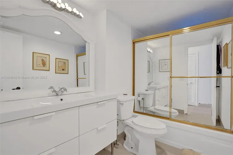 Valencia at Quadomain #301 image #20