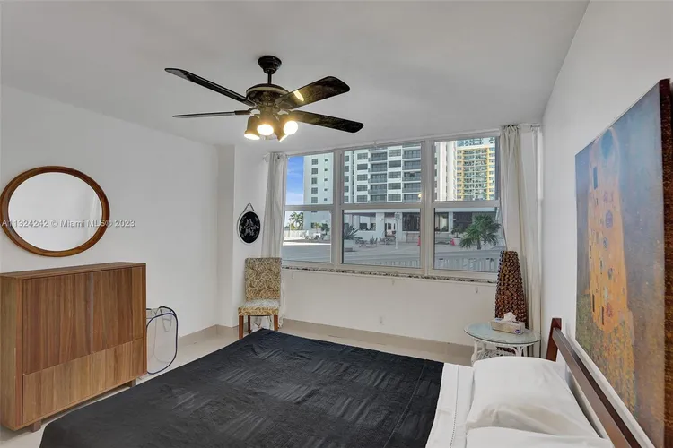 Valencia at Quadomain #301 image #24