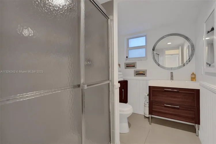 Valencia at Quadomain #301 image #25