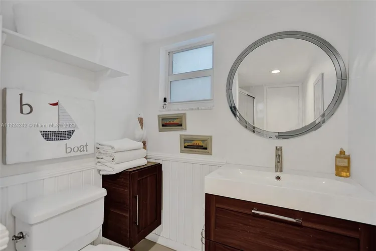 Valencia at Quadomain #301 image #26