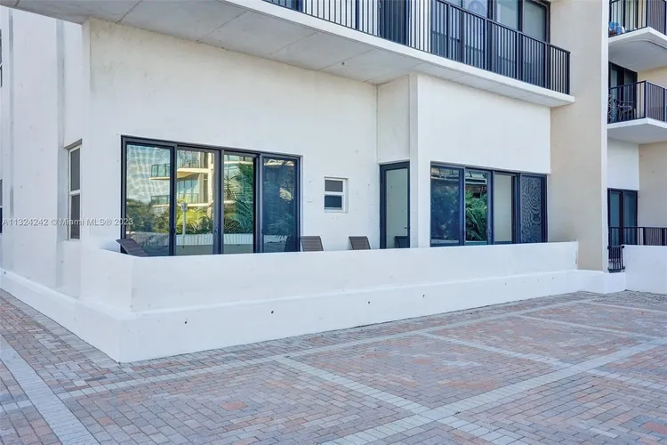 Valencia at Quadomain #301 image #27