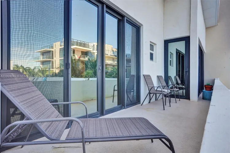 Valencia at Quadomain #301 image #28