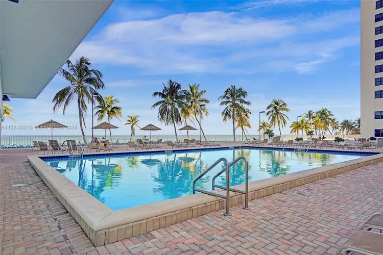 Valencia at Quadomain #301 image #33