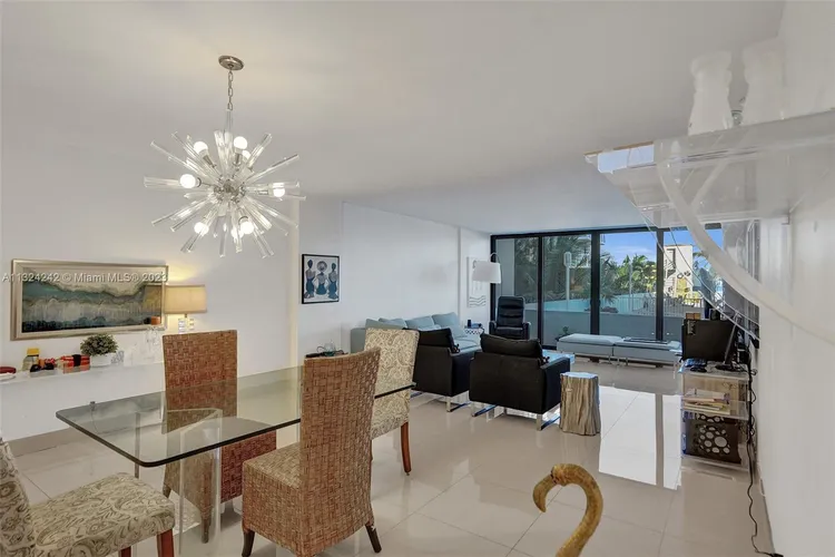 Valencia at Quadomain #301 image #6