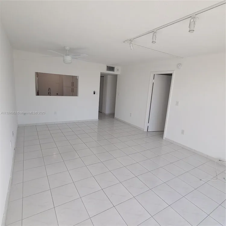 Ocean Point #505 image #8