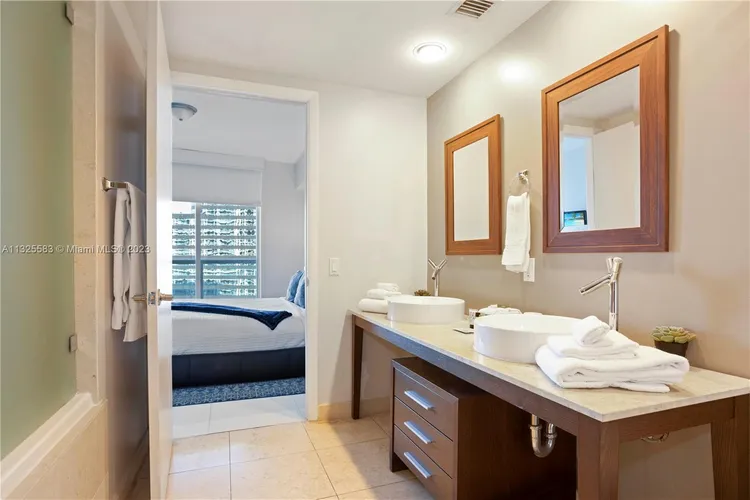 Icon Brickell III (W Miami) #2609 image #11