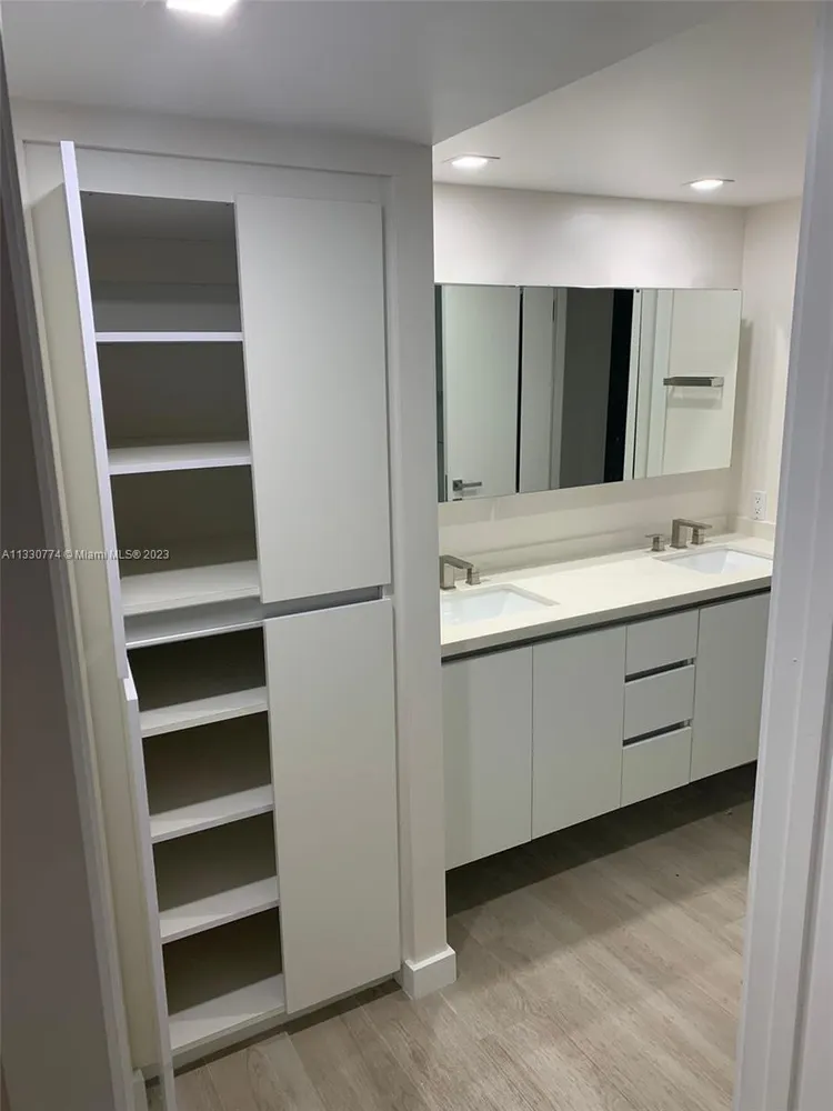 Key Colony IV Botanica #352 image #11