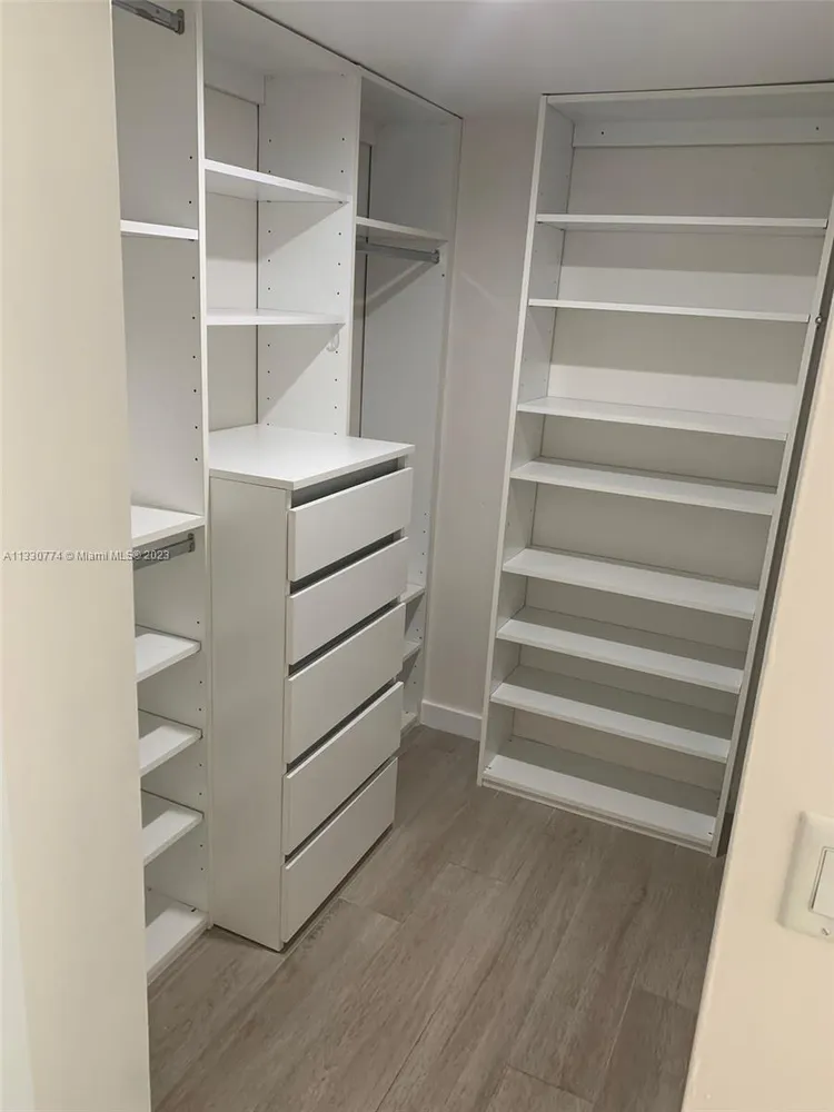 Key Colony IV Botanica #352 image #8