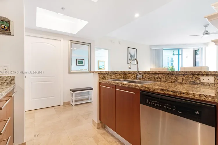 Cosmopolitan #2616 image #11