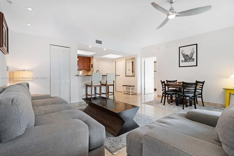 Cosmopolitan #2616 image #17