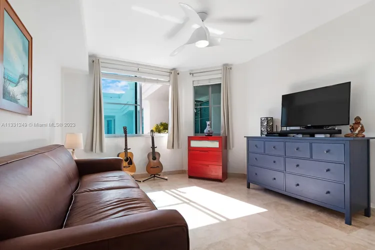 Cosmopolitan #2616 image #18