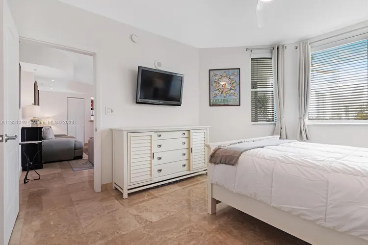 Cosmopolitan #2616 image #25