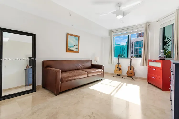 Cosmopolitan #2616 image #7