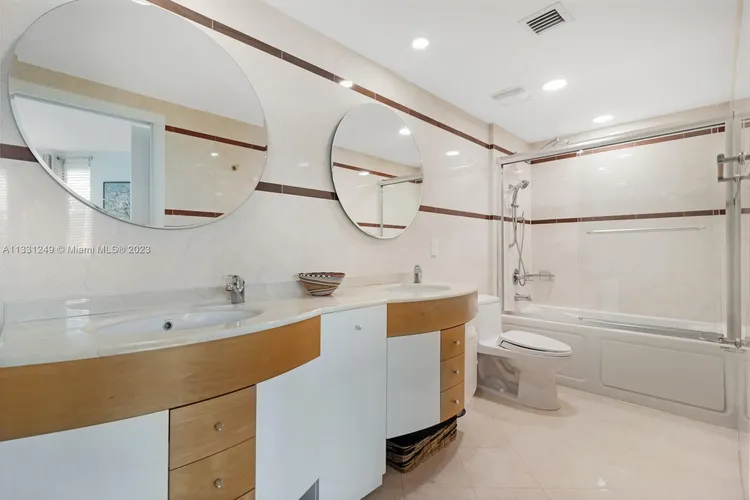 Cosmopolitan #2616 image #8