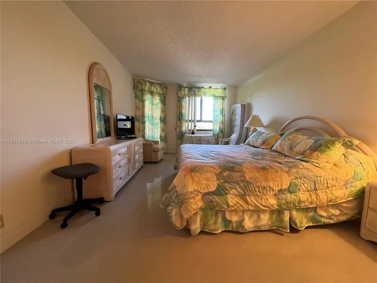 Key Colony IV Botanica #371 image #12