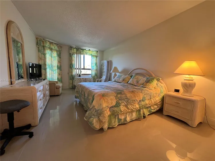 Key Colony IV Botanica #371 image #13